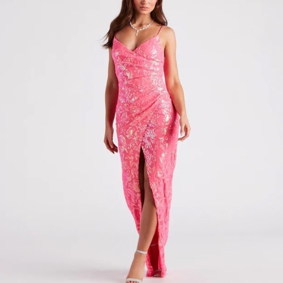 beautiful sequined Dress - Picture 2 of 9